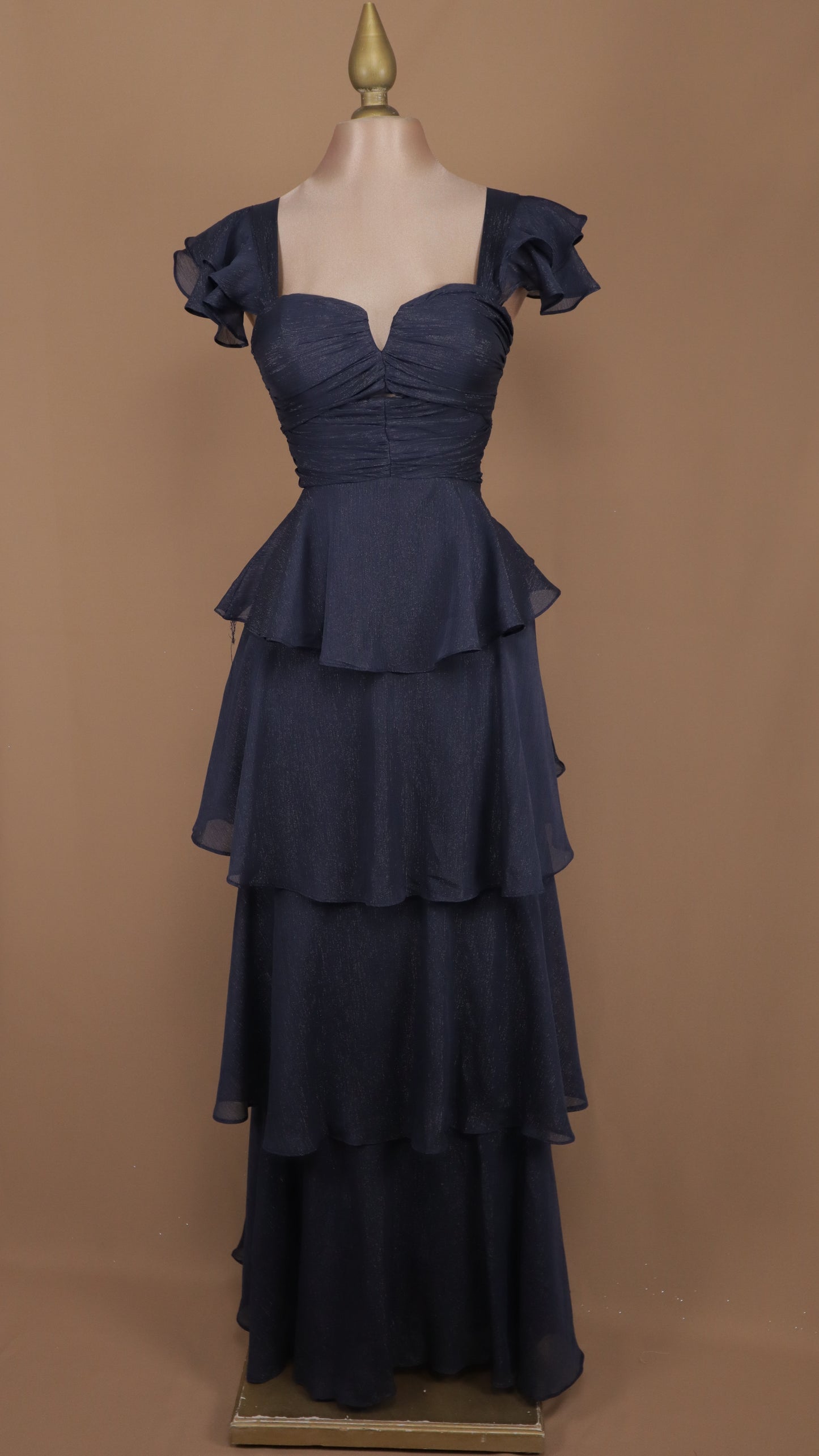 Vestido largo con olanes en falda y corset