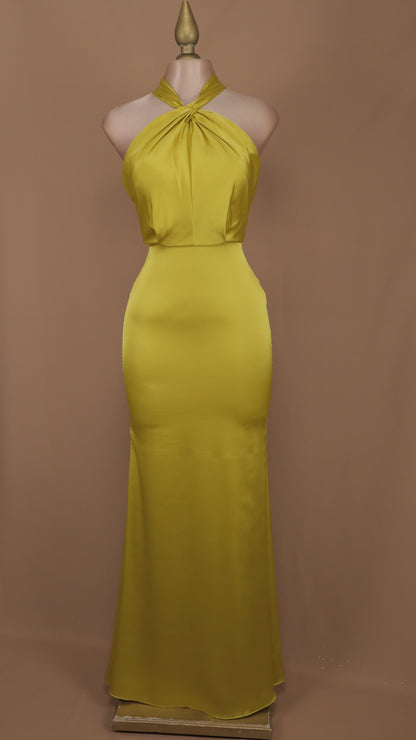 Vestido largo satinado cuello halter
