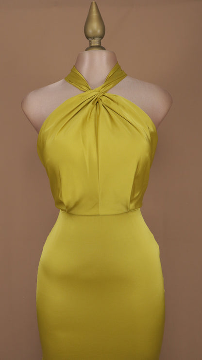 Vestido largo satinado cuello halter