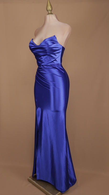 Vestido largo satinado de licra estraple