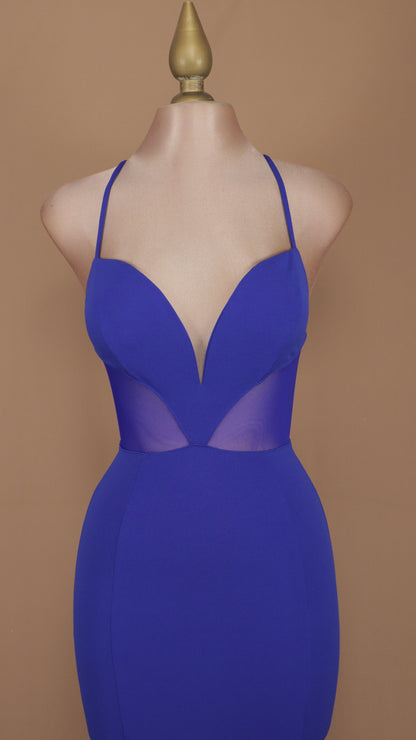Vestido largo con escote en la espalda