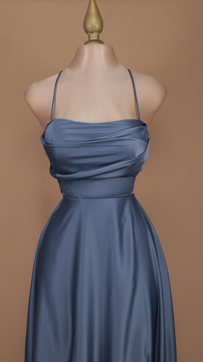 Vestido largo línea A con escote en la espalda