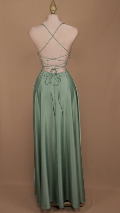 Vestido largo línea A con escote en la espalda