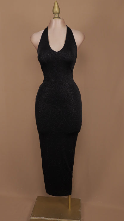 Vestido largo cuello halter con brillos