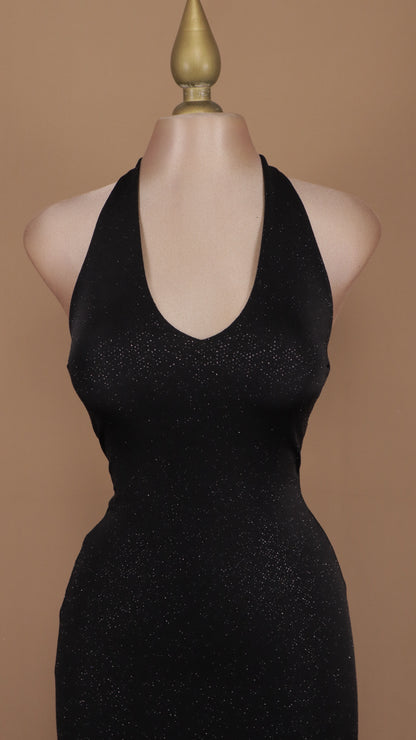 Vestido largo cuello halter con brillos