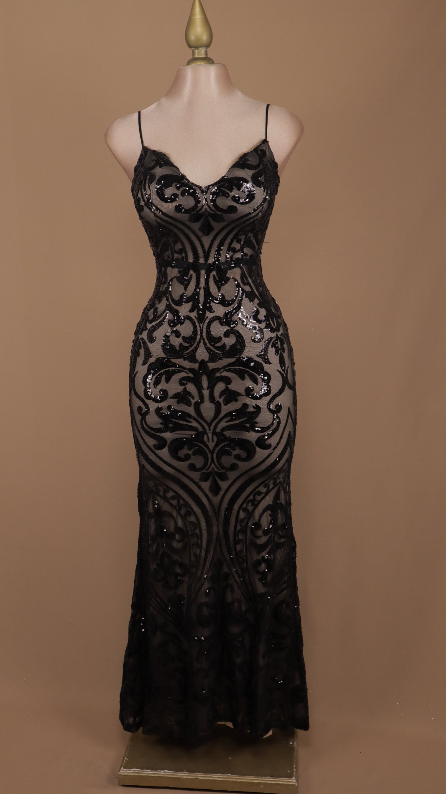 Vestido largo corte sirena con lentejuela