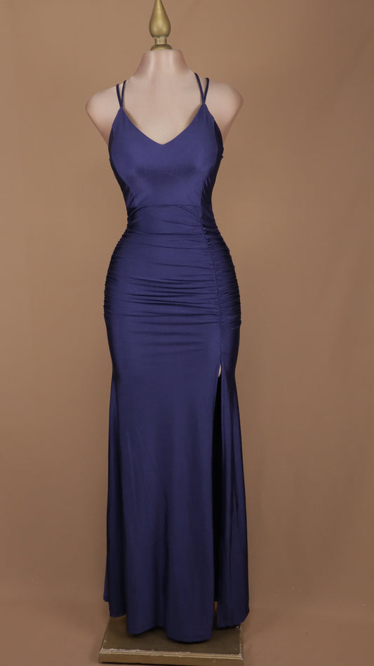 Vestido largo de licra con escote cruzado en la espalda