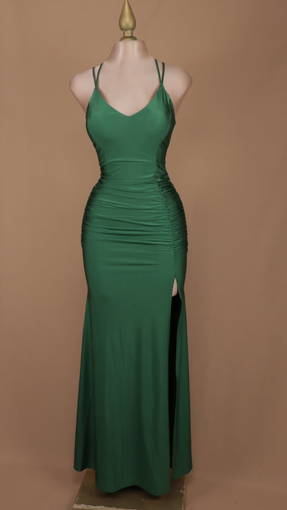 Vestido largo de licra con escote cruzado en la espalda