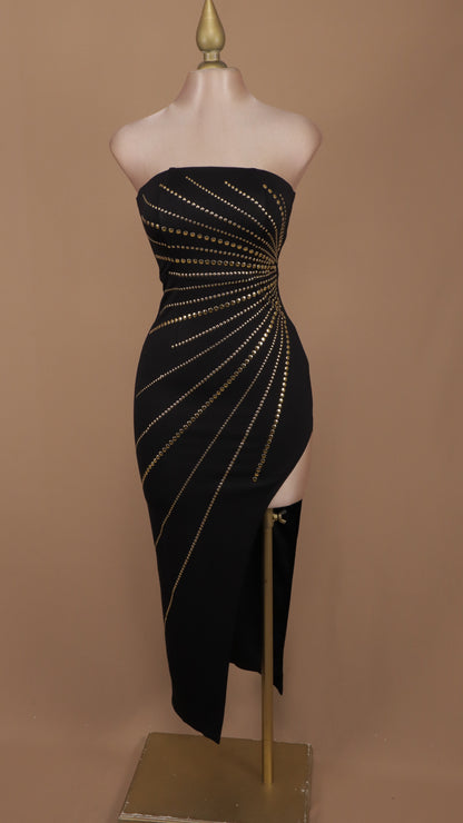Vestido midi estraple y abertura con estoperol