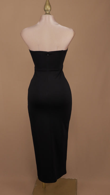 Vestido midi estraple y abertura con estoperol