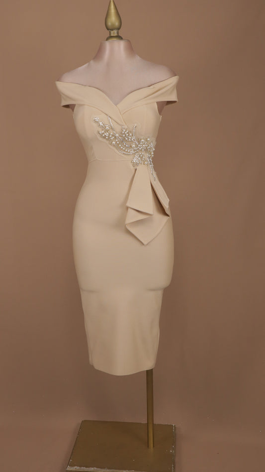 Vestido corto de bandage con aplicación
