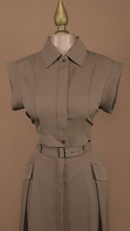 Conjunto de falda y blusa formal