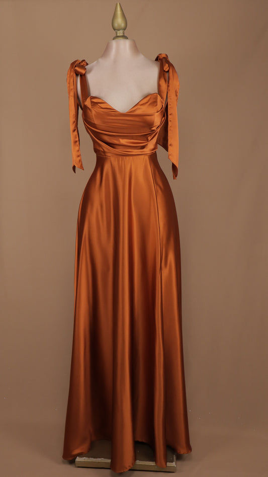 Vestido largo satinado línea A