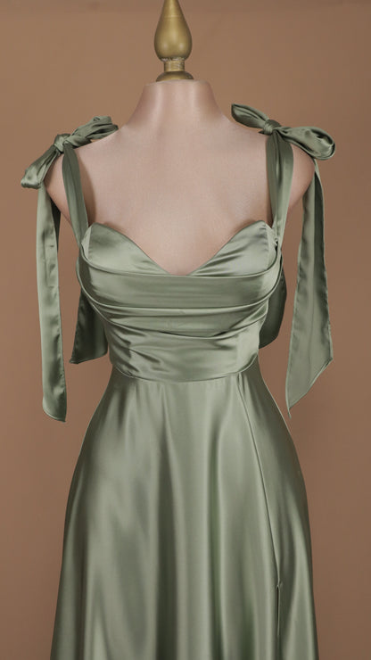 Vestido largo satinado línea A