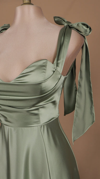 Vestido largo satinado línea A
