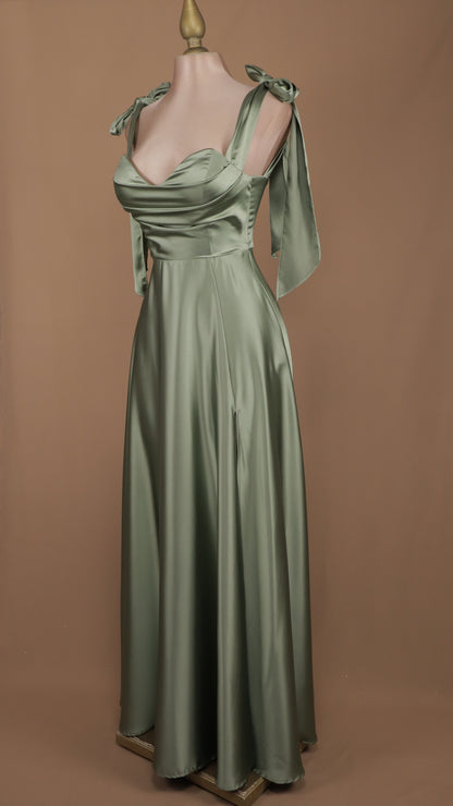 Vestido largo satinado línea A