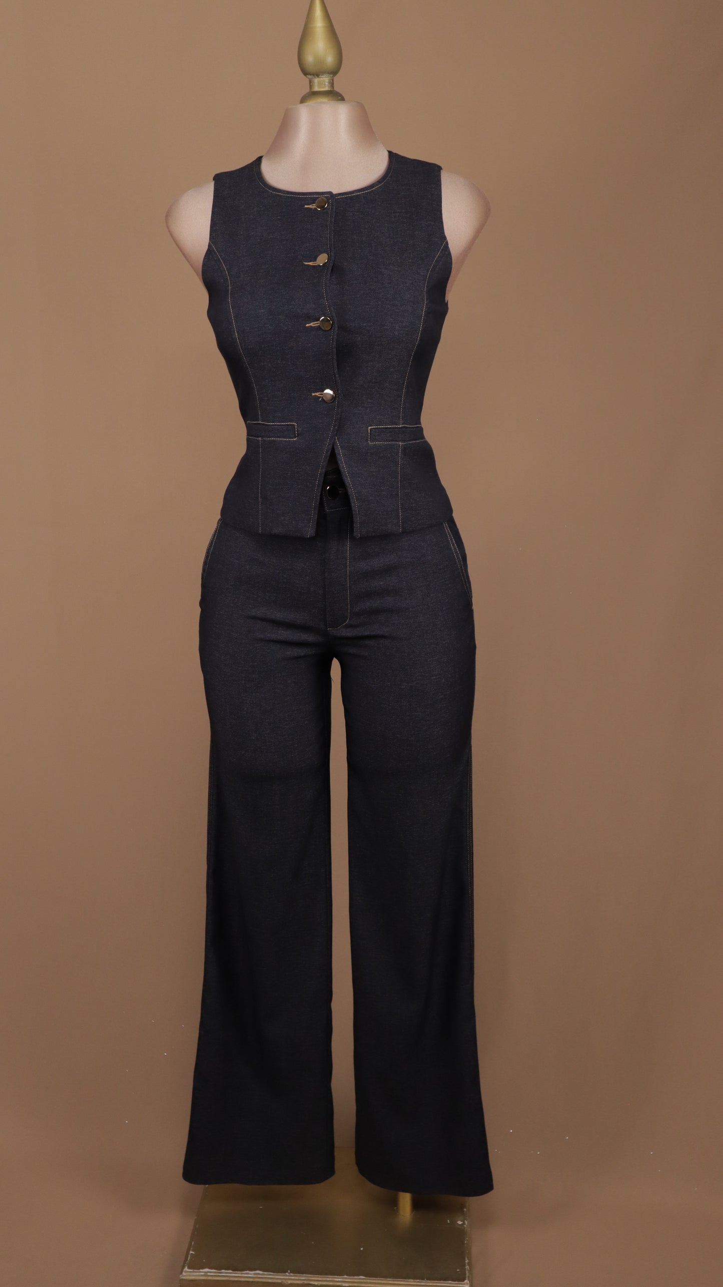 Conjunto de pantalón y chaleco