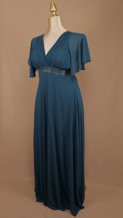 Vestido plus size con aplicación en cintura