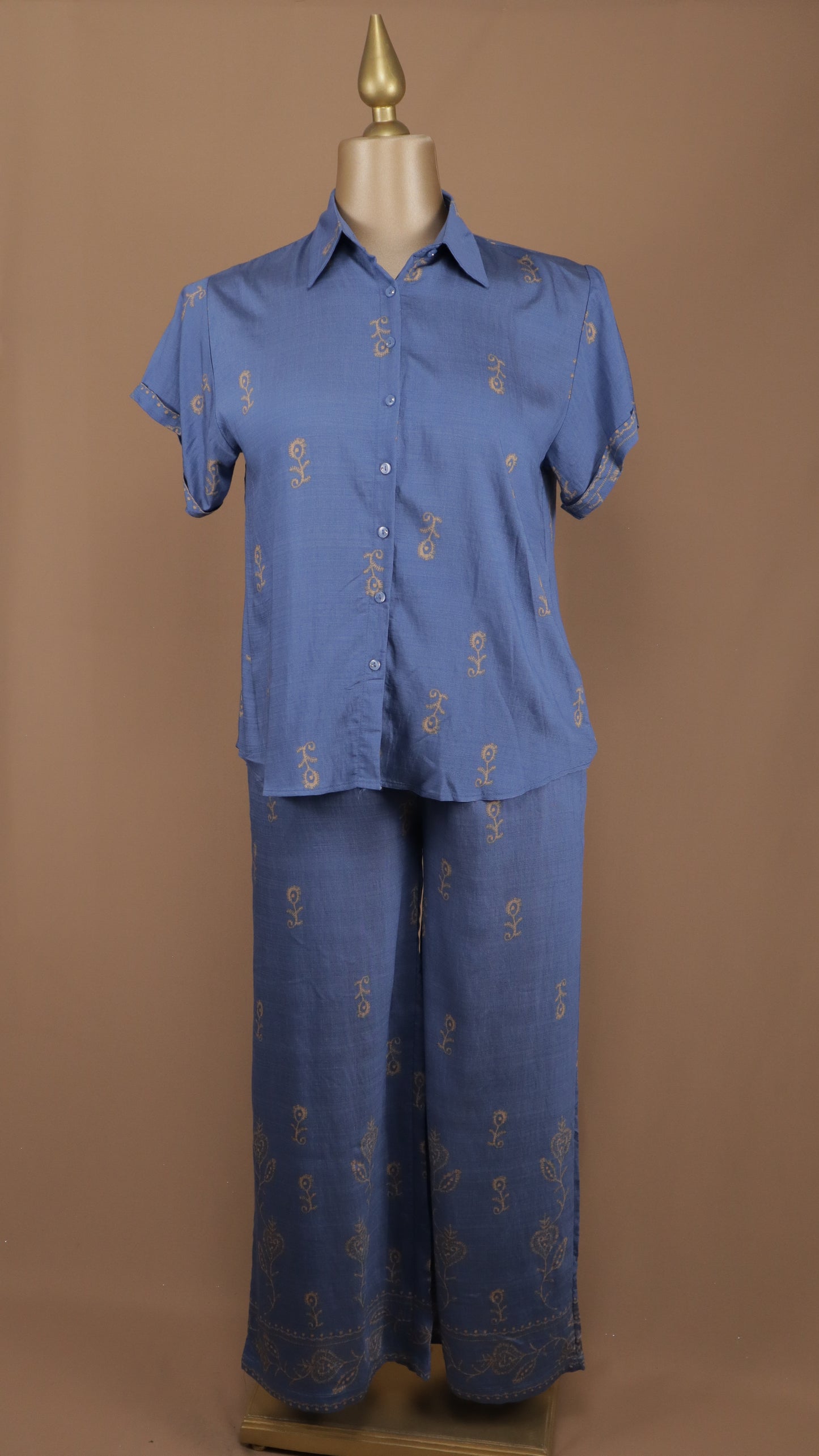 Conjunto plus size de pantalón y blusa holgada
