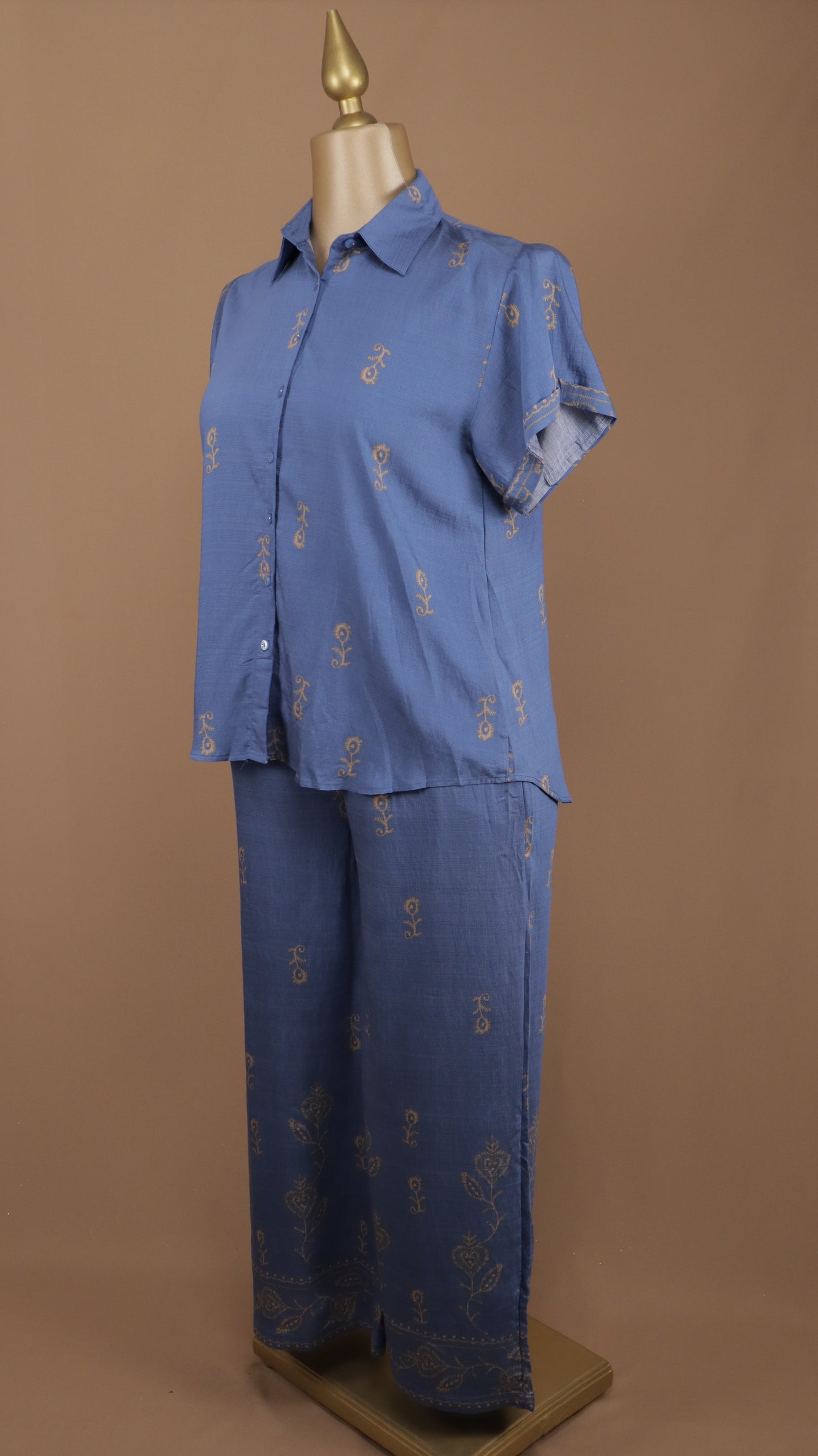 Conjunto plus size de pantalón y blusa holgada