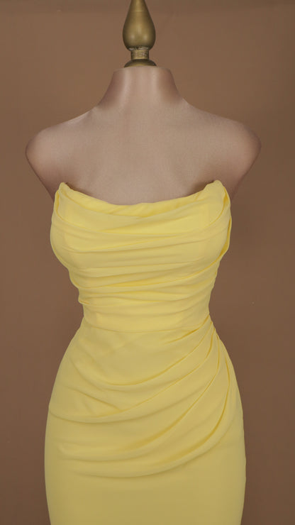 Vestido largo corte sirena estraple con corset