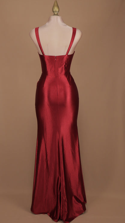 Vestido largo corte sirena escote de tirante