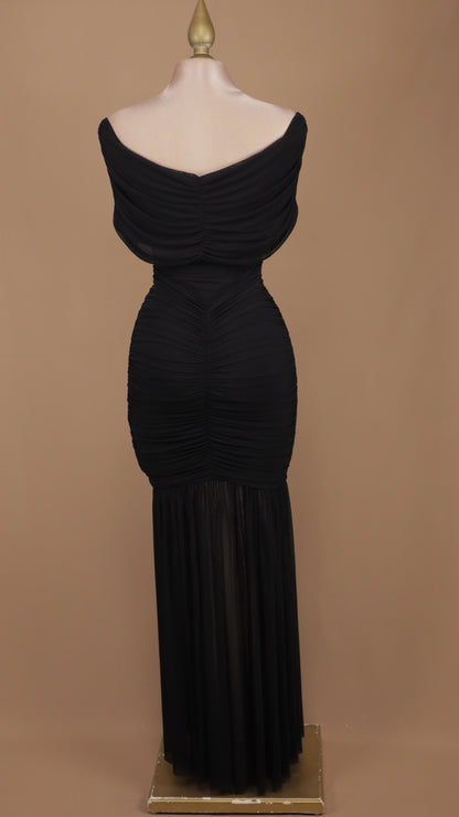 Vestido largo corrugado al hombro