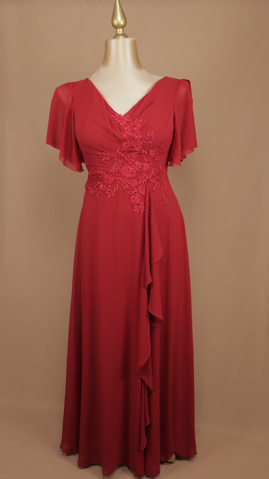Vestido largo plus size con bordado