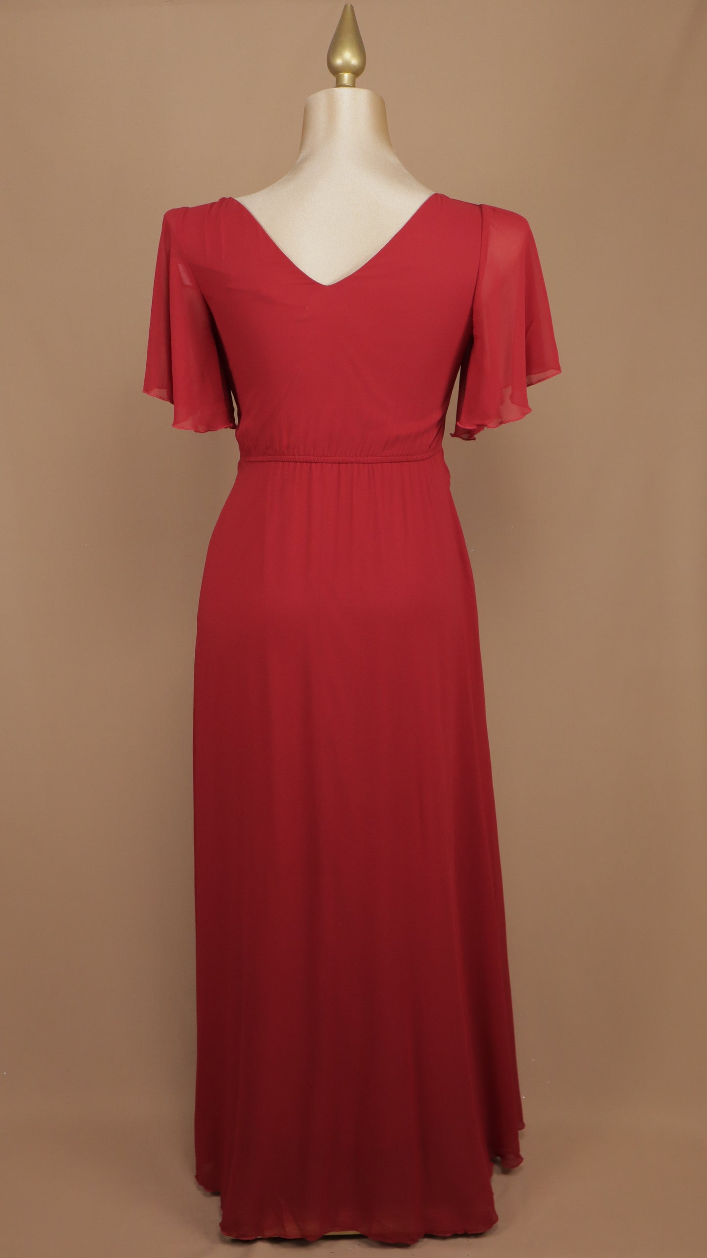Vestido largo plus size con bordado