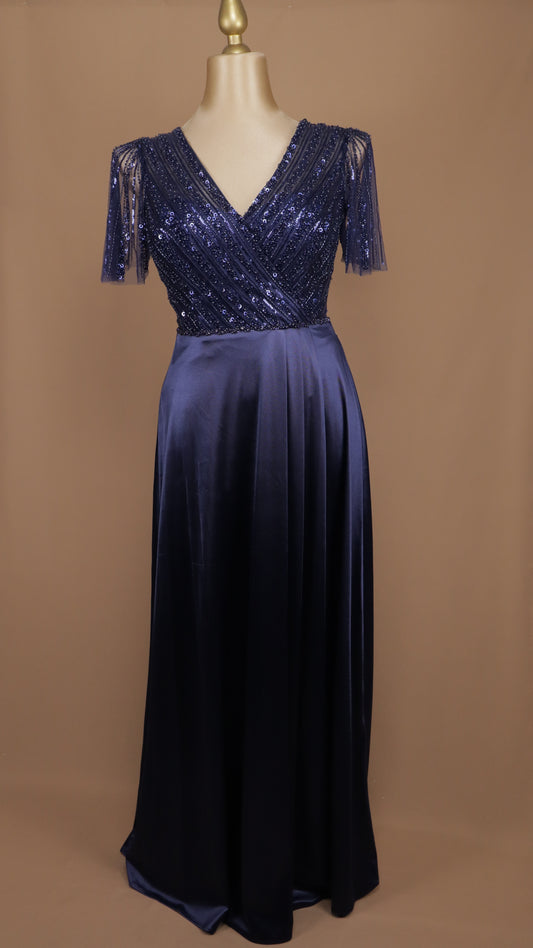 Vestido plus size con aplicación en busto