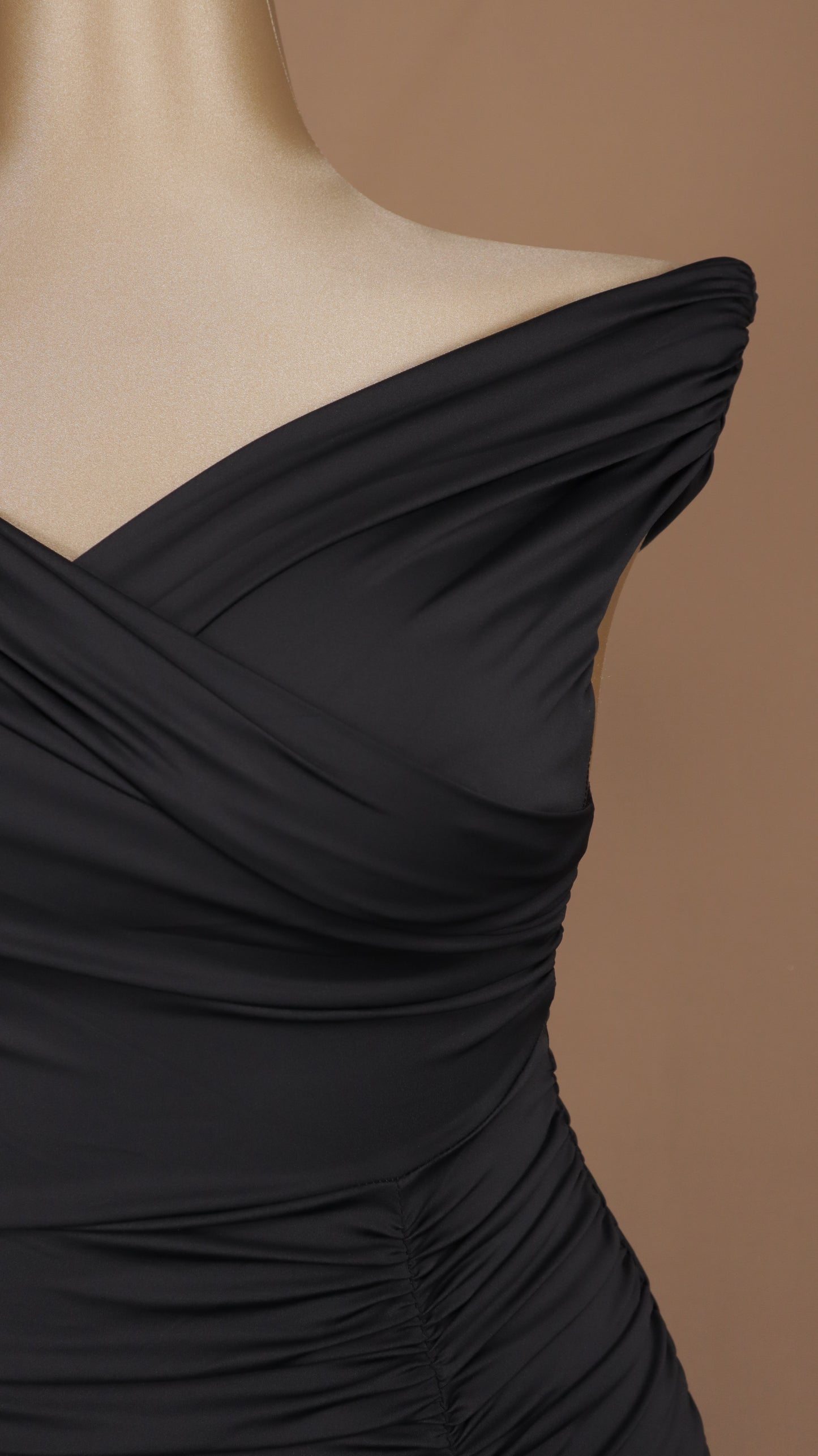 Vestido largo plus size pegadito al hombro