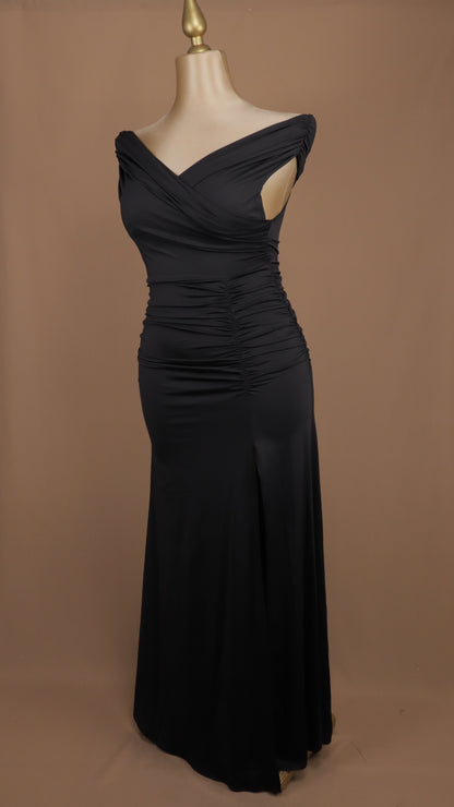 Vestido largo plus size pegadito al hombro