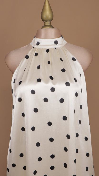 Vestido corto tipo bata cuello halter