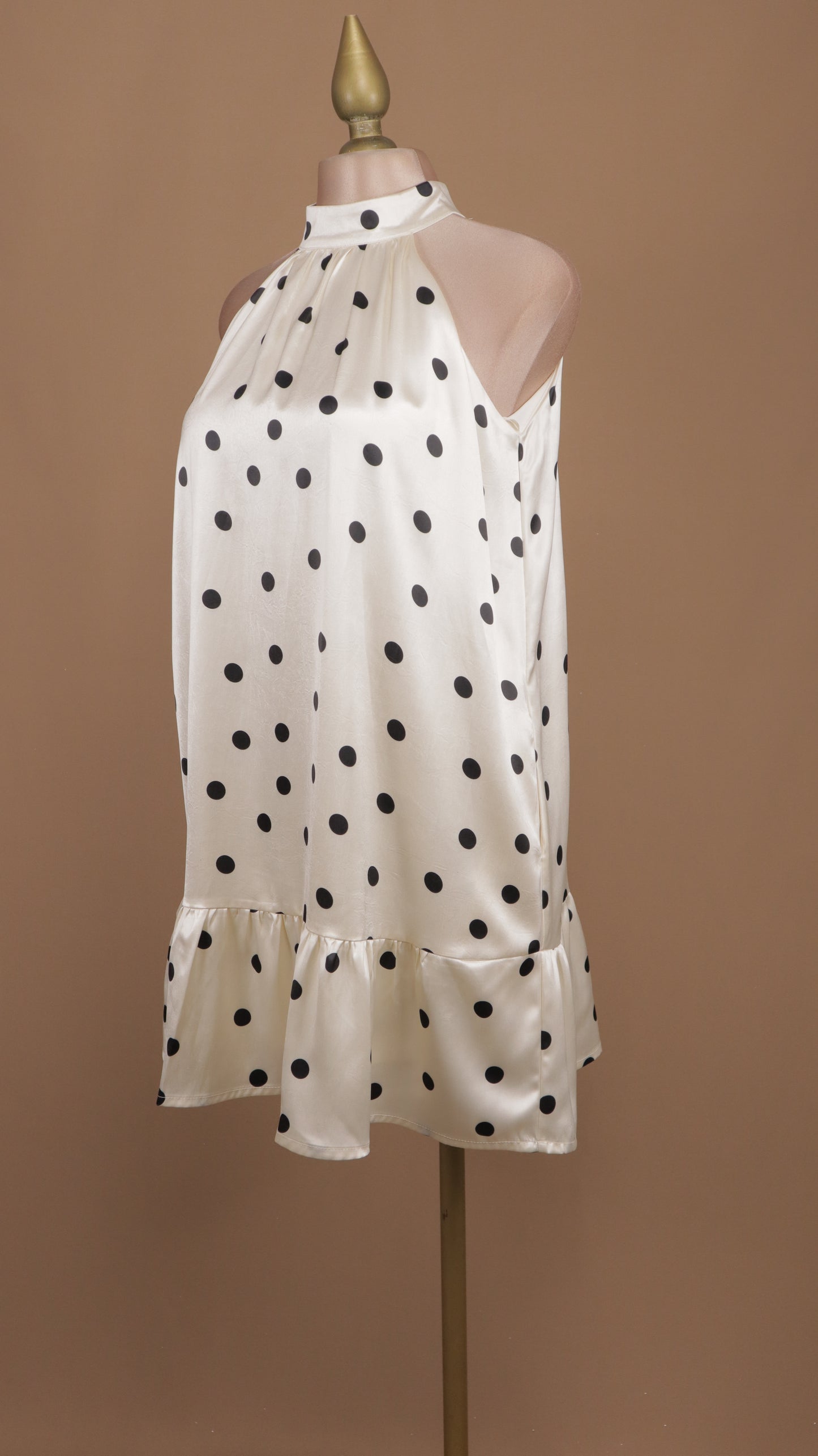 Vestido corto tipo bata cuello halter