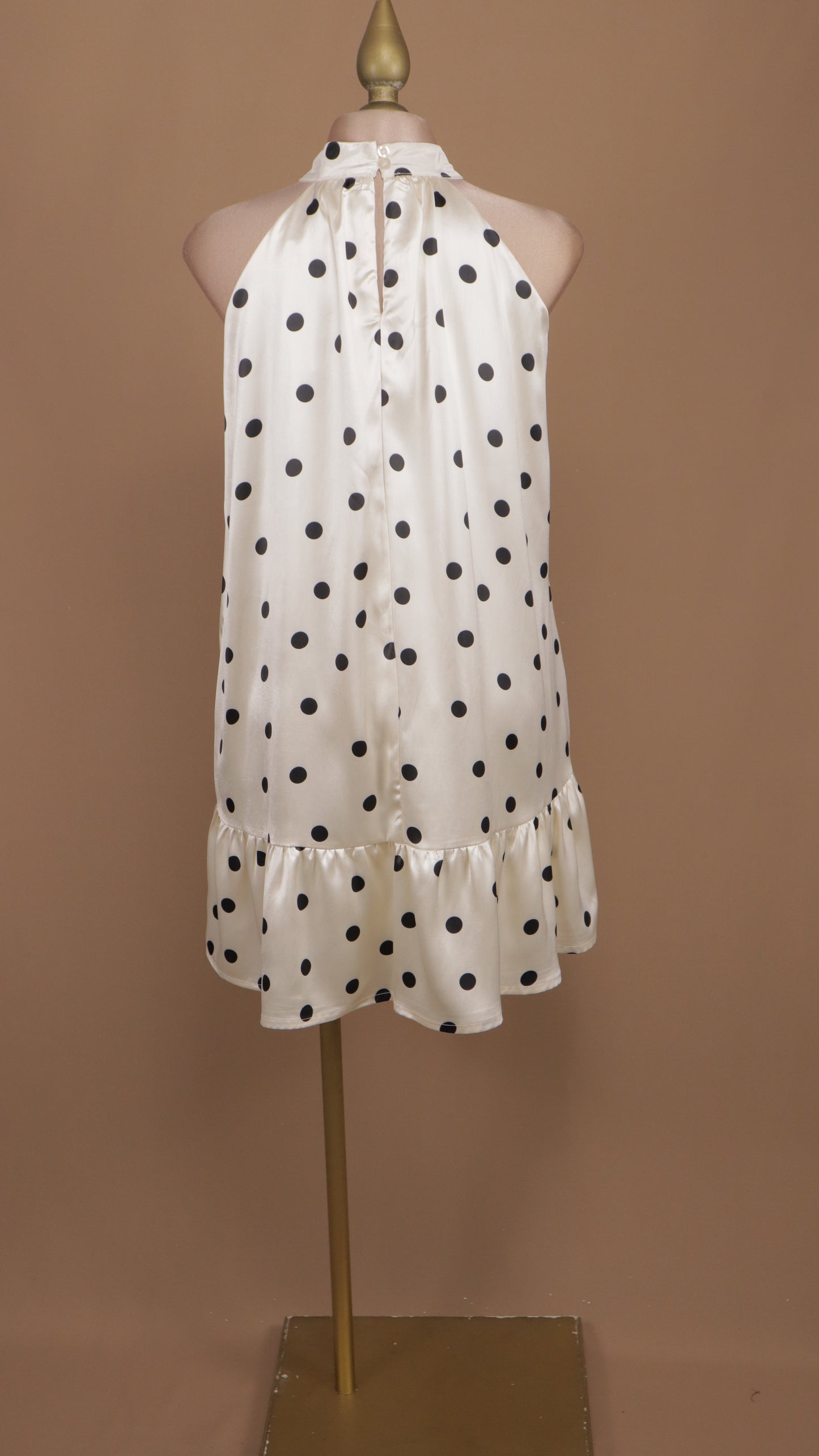 Vestido corto tipo bata cuello halter