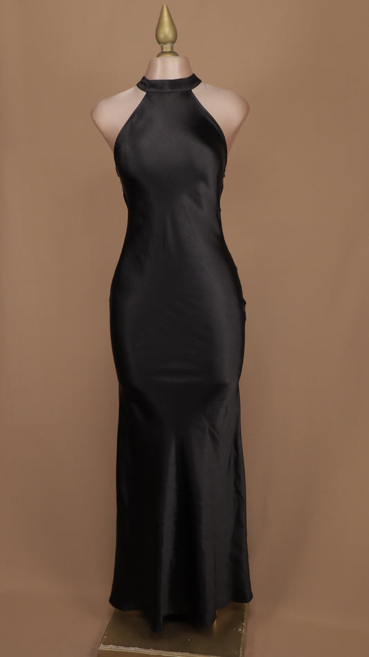 Vestido largo cuello halter satinado