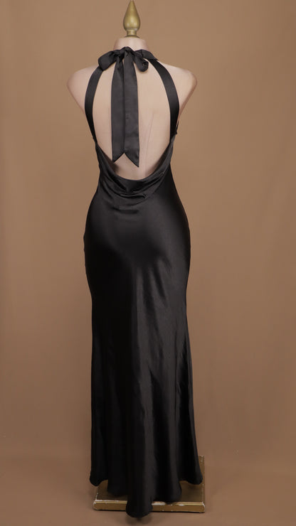 Vestido largo cuello halter satinado
